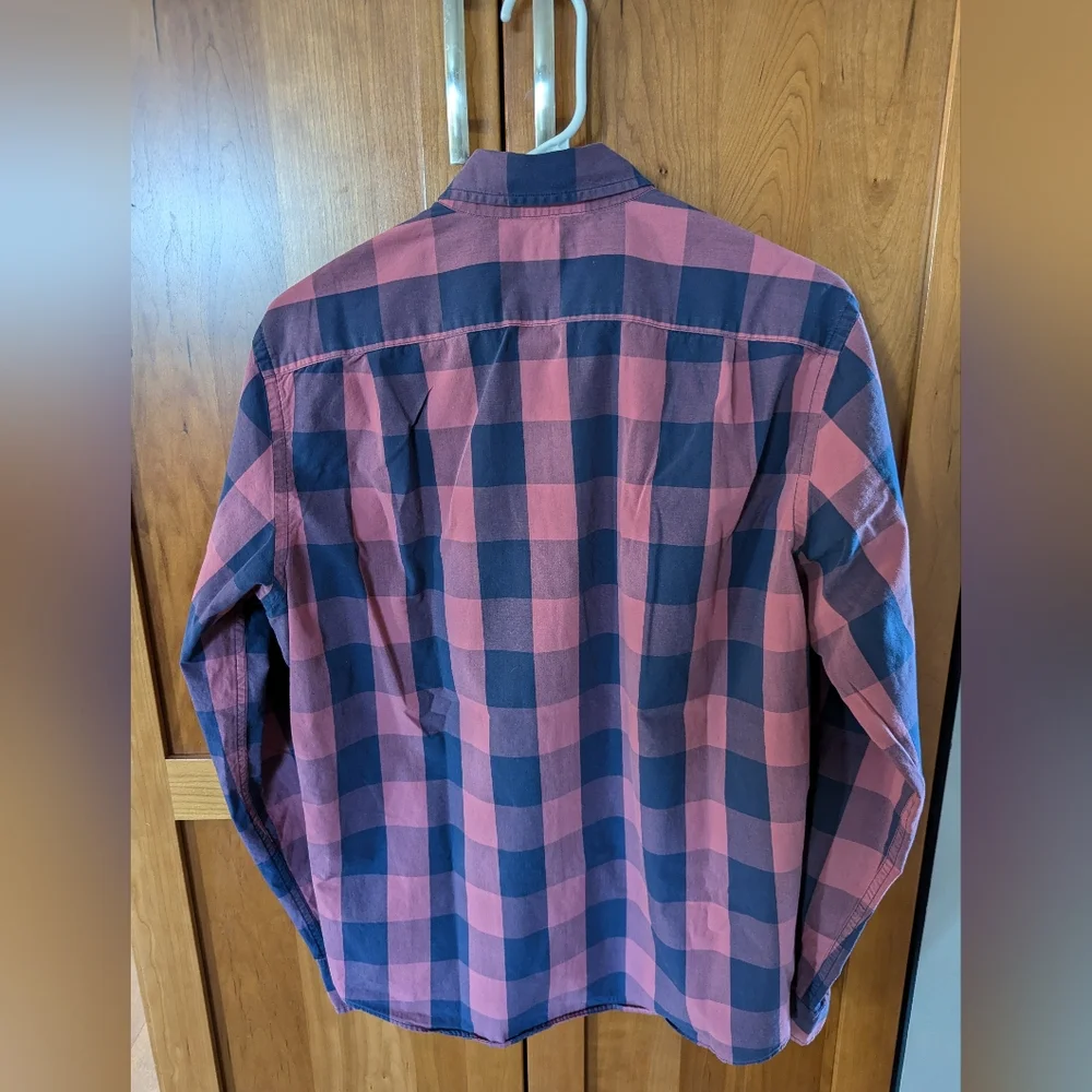 J. crew mens button down slim cut long sleeve cotton shirt, size medium